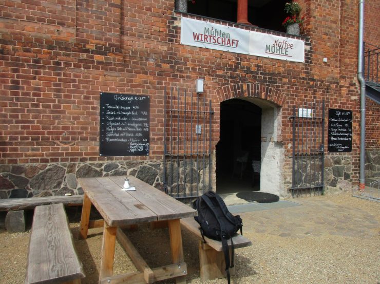 Muehlenwirtschaft und Cafe Mühle in Lychen Eingang, Foto: Anet Hoppe